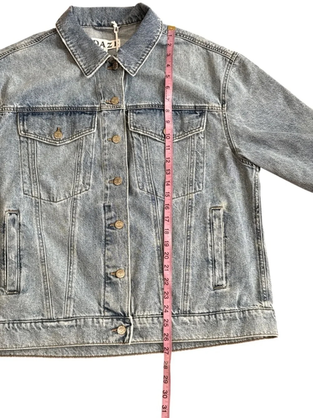 DAZE Cropped Denim Jacket Light Wash Button Front Size M NWT - Picture 7 of 9